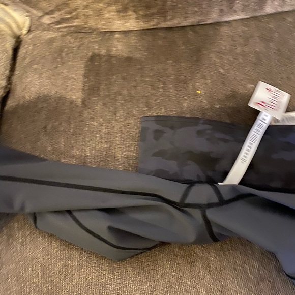 LuluLemon Fast and Free 19" Inseam New With Tag - Picture 8 of 8